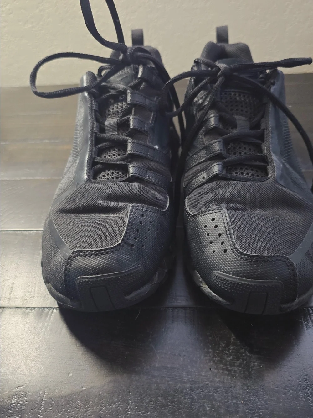 Reebok Black Men’s Athletic Zig-Style Training Sneakers